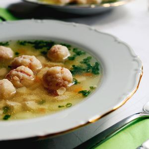 Диетический суп с фрикадельками из индейки